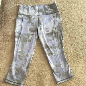 Athleta Salutation Stash Pocket II Capri Size Large